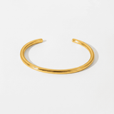 18K Armreif Elyndra – wasserfest